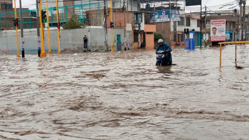 Piura y Tumbes seguirán soportando fuertes lluvias en los próximos días, según Senamhi