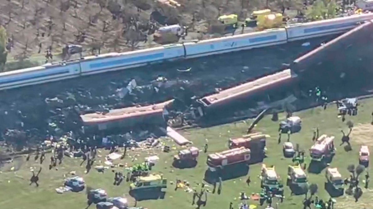 España: al menos 64 muertos tras choque de trenes en Toledo