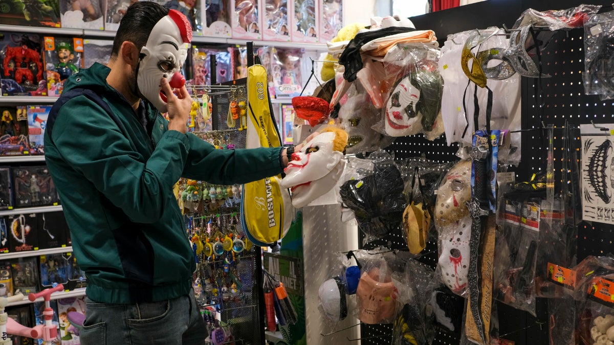 Irán: Halloween llena de disfraces los cafés y las calles de Teherán pese a las prohibiciones [FOTOS]