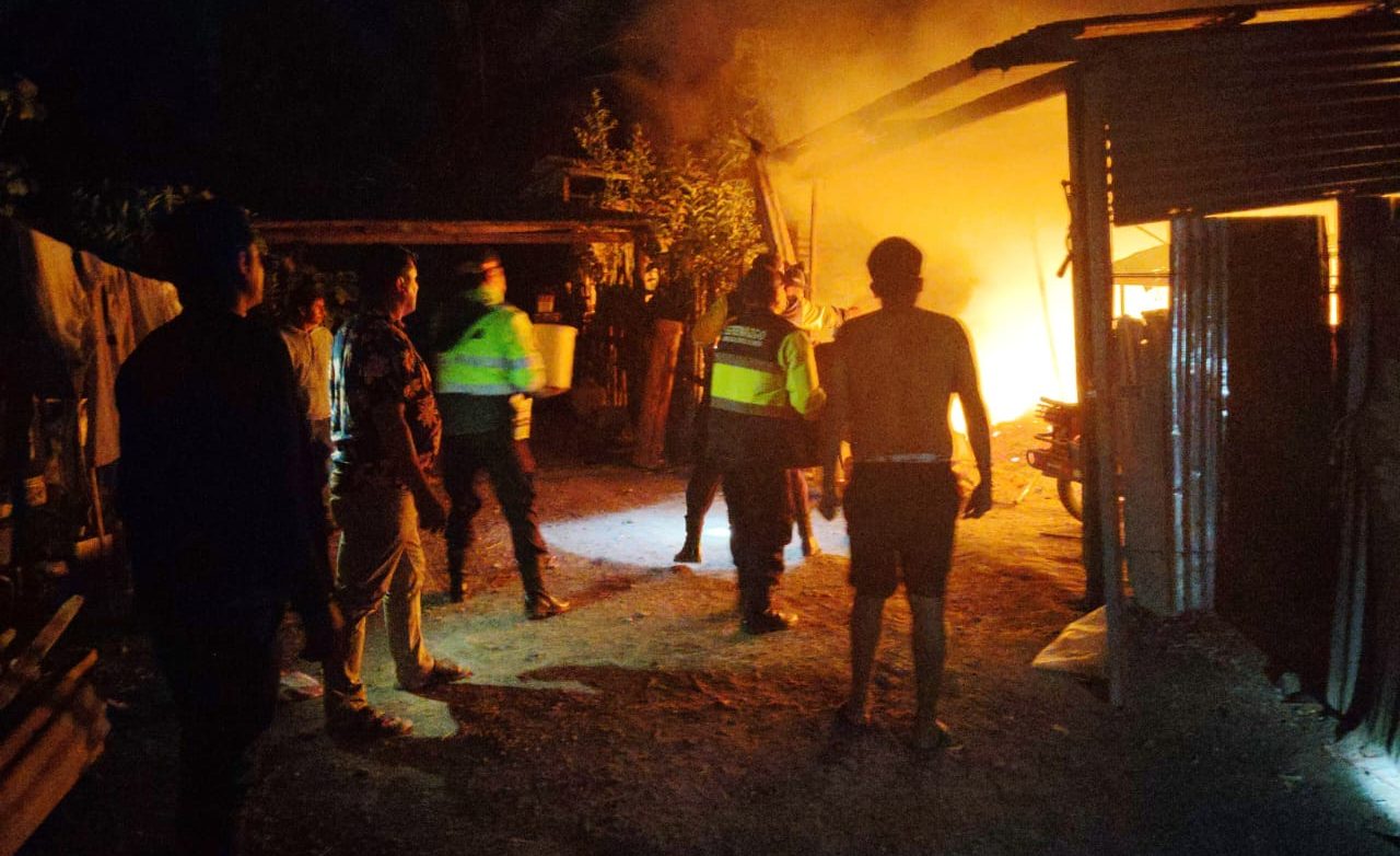 INCENDIO REDUCE A CENIZAS UNA VIVIENDA - Noticias, entretenimiento y ...
