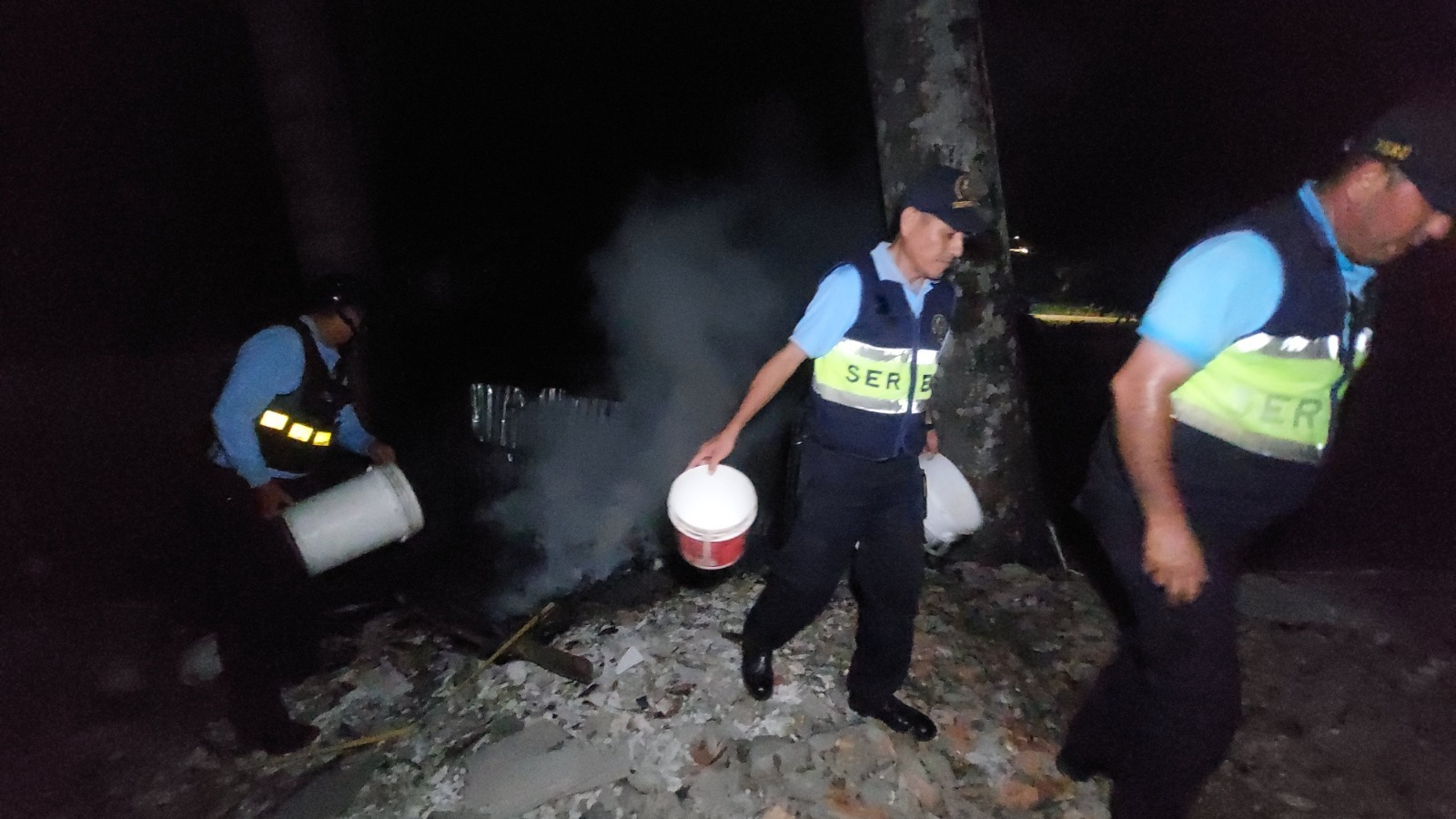 Vecinos denuncian quema de basura - Noticias, entretenimiento y más ...