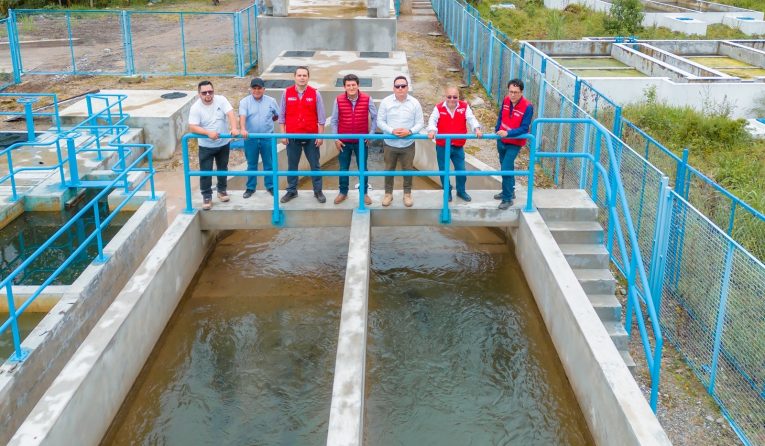 Especialistas del MVCS y de la PCM visitaron obra de agua y desagüe
